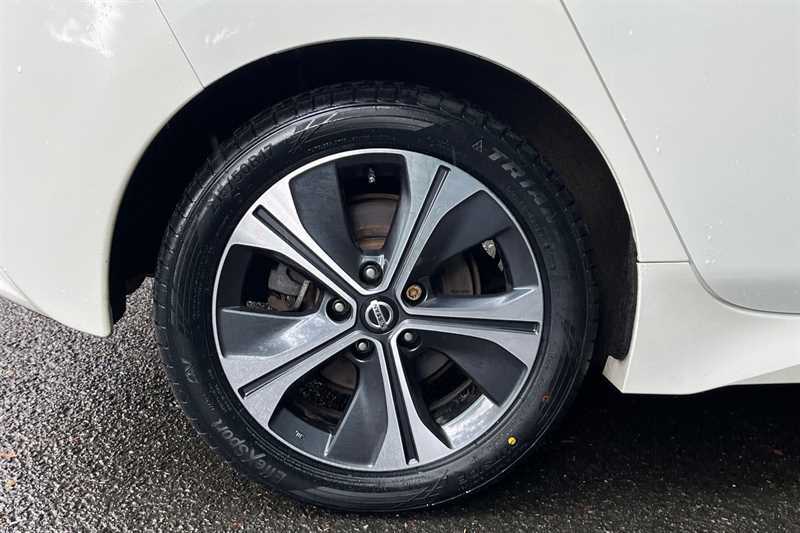 Nissan Leaf 110Kw N-connecta 40Kwh White #6