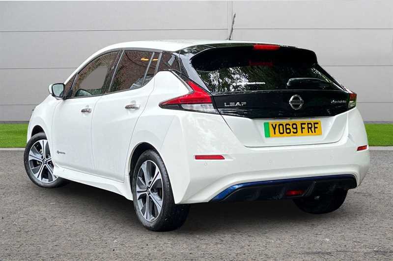 Nissan Leaf 110Kw N-connecta 40Kwh White #2