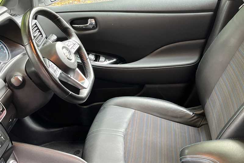 Nissan Leaf 110Kw N-connecta 40Kwh Black #33