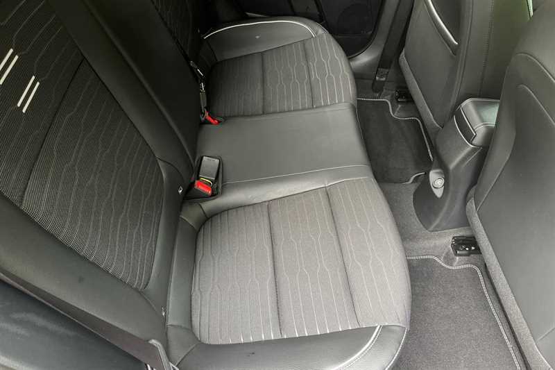 Kia Stonic 1.0T Gdi 98 Gt-line Black #30