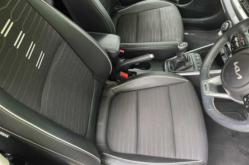 Kia Stonic 1.0T Gdi 98 Gt-line Black #37