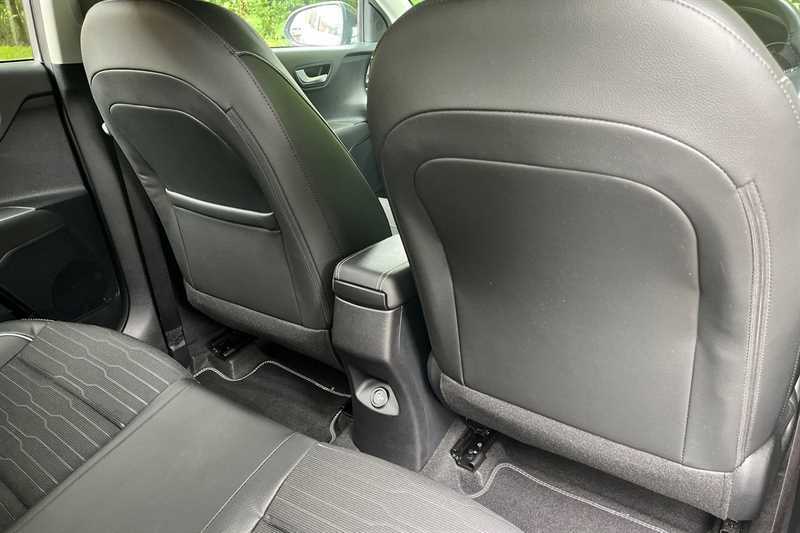Kia Stonic 1.0T Gdi 98 Gt-line Black #32