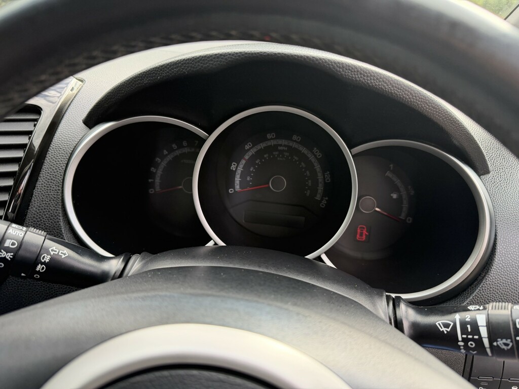 Kia Venga 1.6 4 Isg White #25