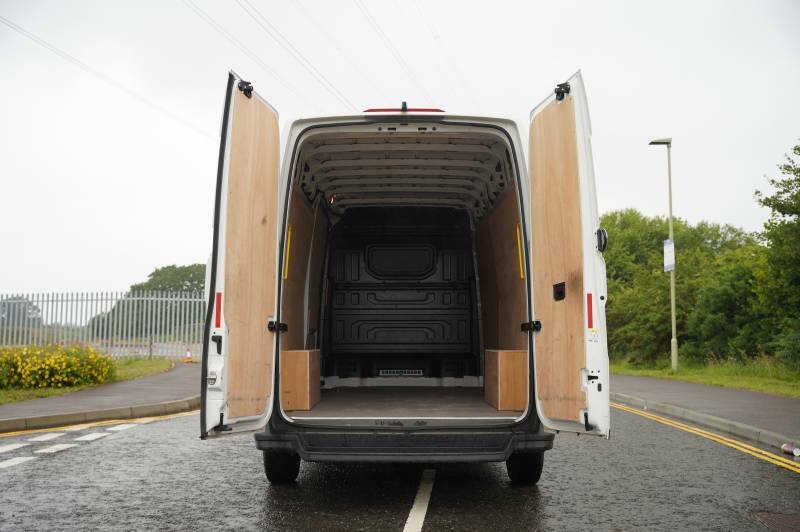 Volkswagen Crafter Cr35 Panel Van Commerce Plus Lwb Maxi 140 Ps 2.0 T White #25