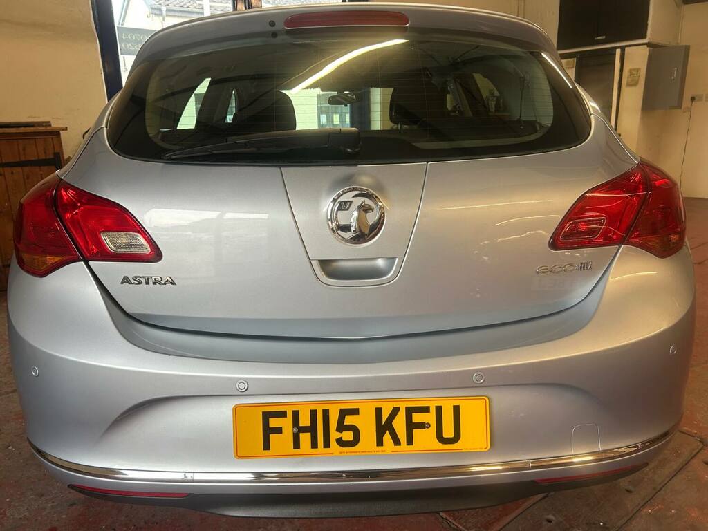 Vauxhall Astra Hatchback 1.4I Excite Euro 6 201565 Black #2