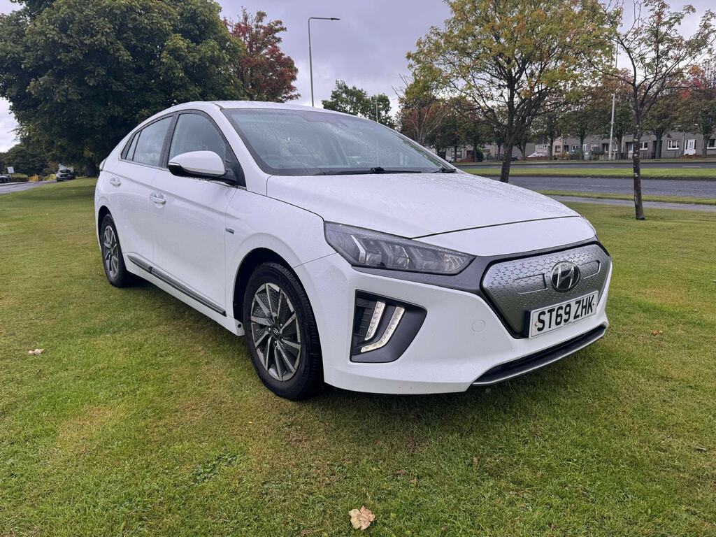 Hyundai Ioniq 38.3Kwh Premium Hatchback 136 P White