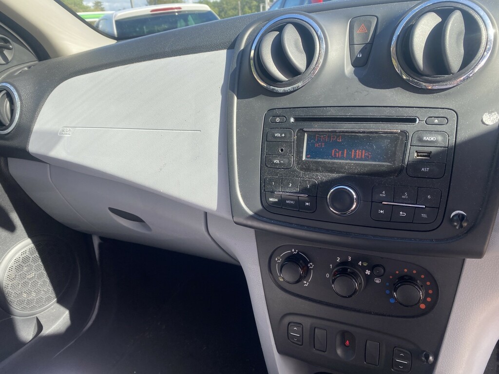 Dacia Sandero 1.2 Ambiance White #5