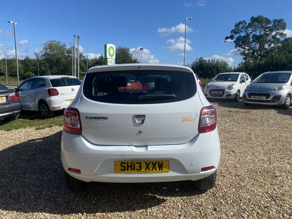 Dacia Sandero 1.1 Laureate 75 Bhp White #16