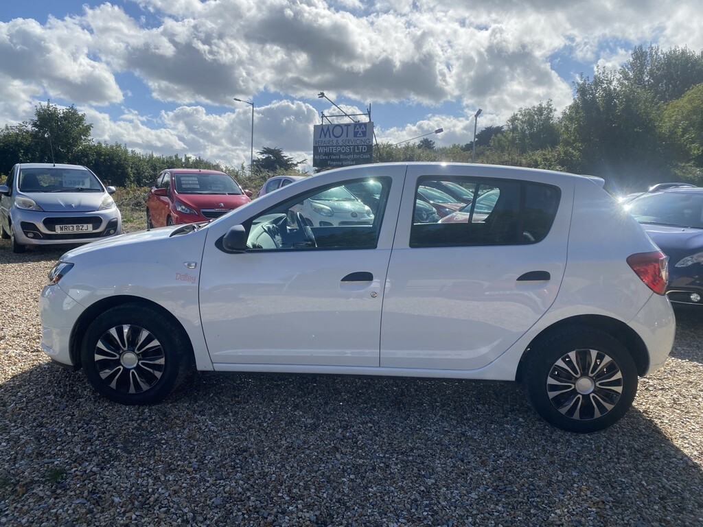 Dacia Sandero 1.1 Laureate 75 Bhp White #14
