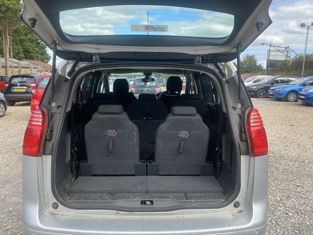 Peugeot 5008 1.6 Hdi Active Silver #2