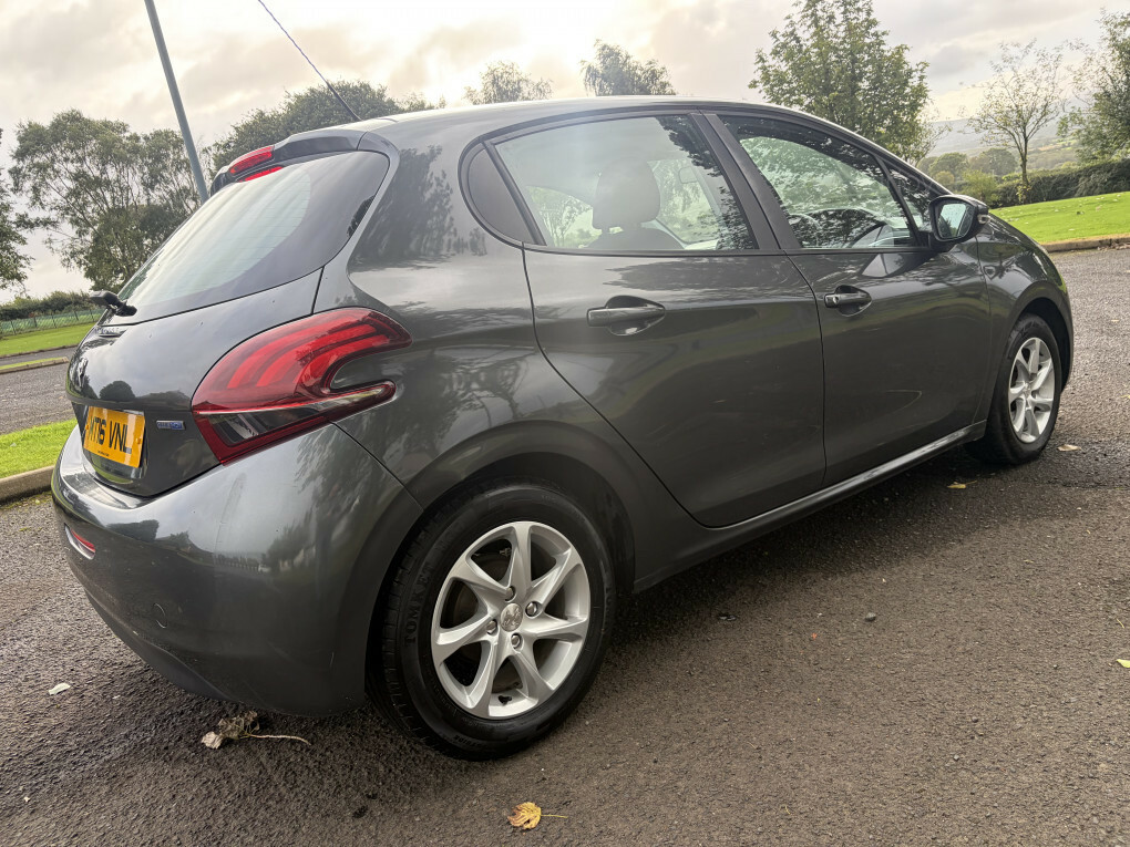 Peugeot 208 Active White #10