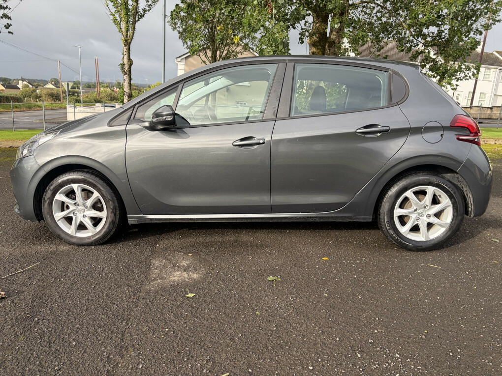 Peugeot 208 Active White #7