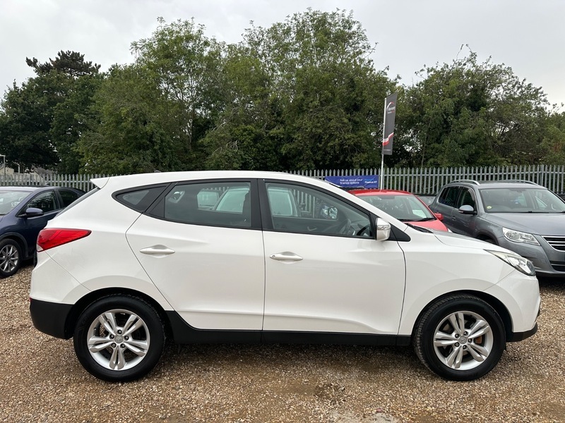 Hyundai Ix35 1.6 Gdi Style Suv White #3