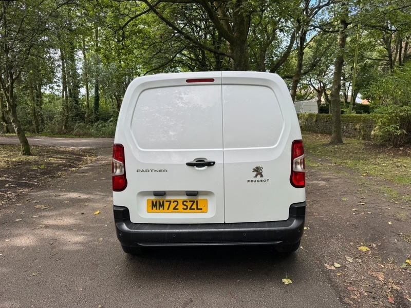 Peugeot Partner Bluehdi Professional Premium Plus White #4