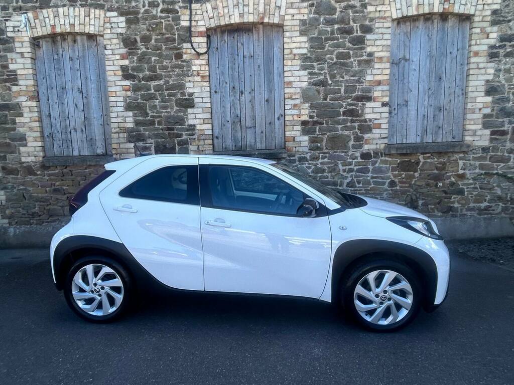 Toyota Aygo X 1.0 Vvt-i Pure White #2