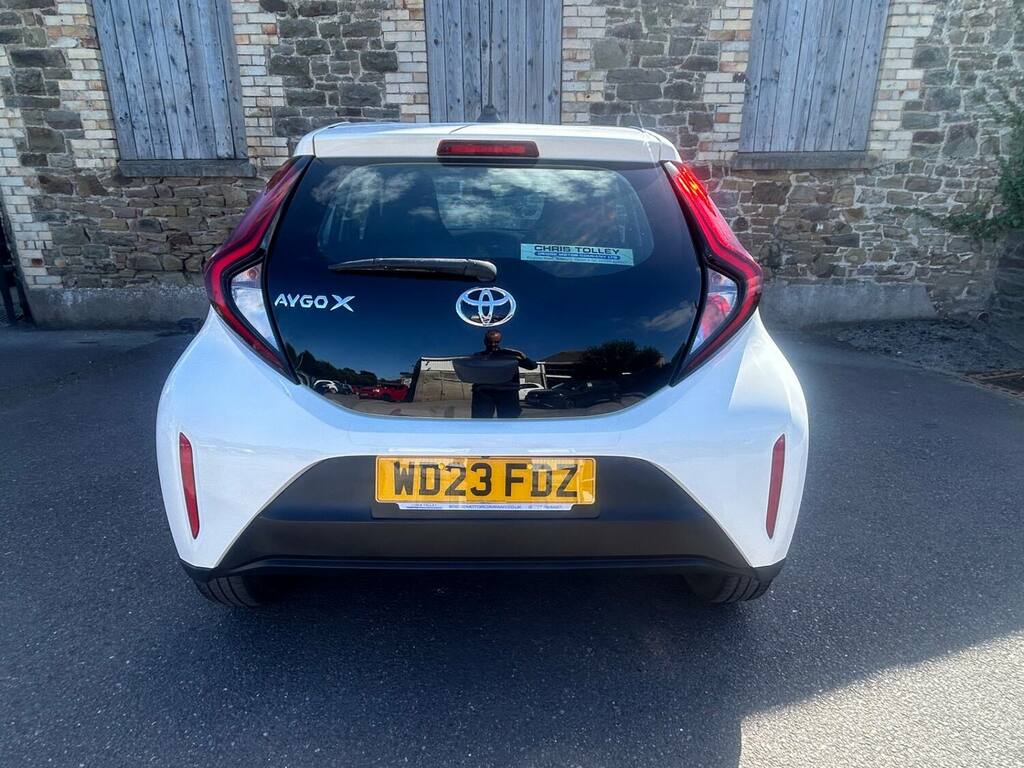 Toyota Aygo X 1.0 Vvt-i Pure White #4