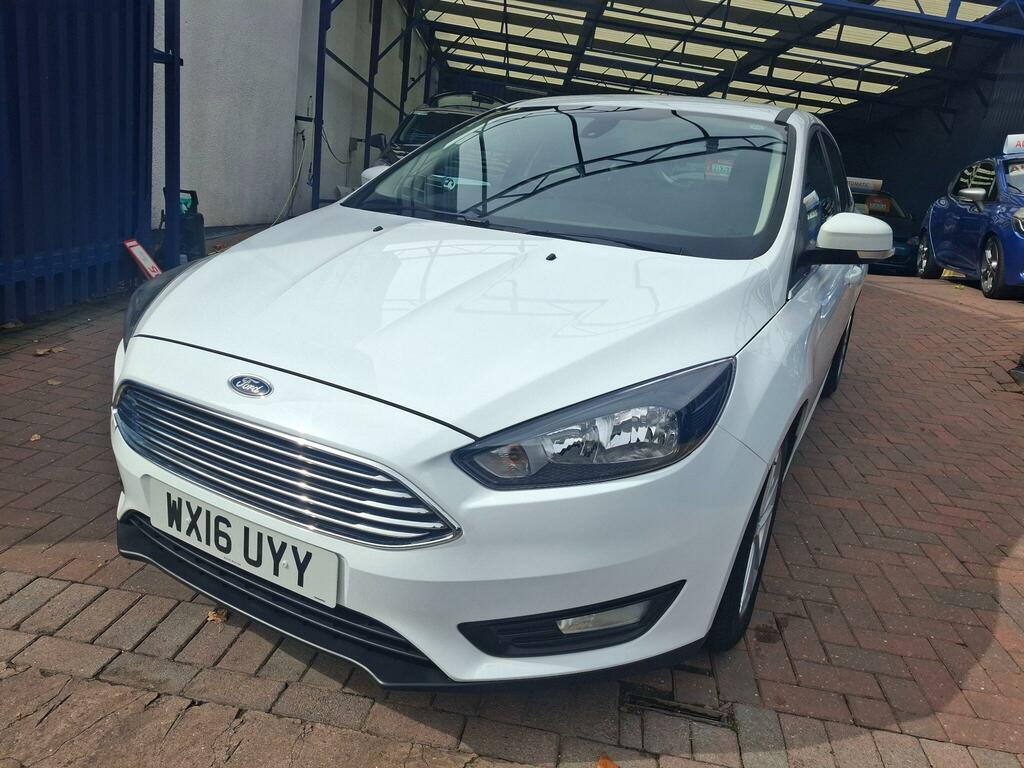 Ford Focus Zetec White #4