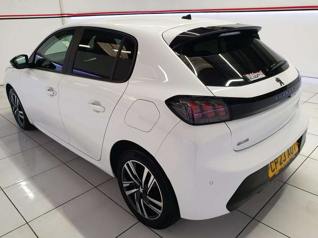 Peugeot 208 1.2 Puretech Active Premium Hatchback CP23AOT White #4