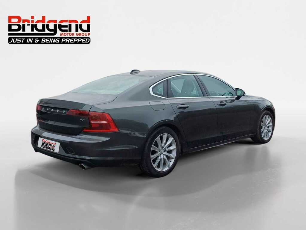 Volvo S90 2.0 T4 Momentum Plus Saloon Grey #3