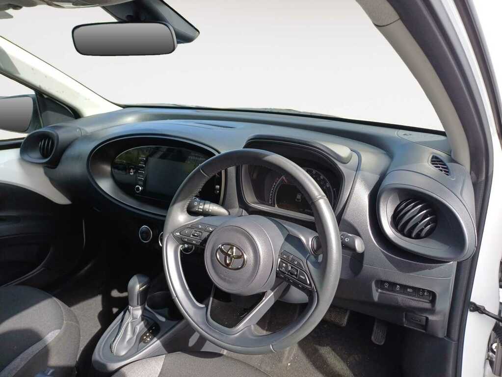 Toyota Aygo Hatchback White #3