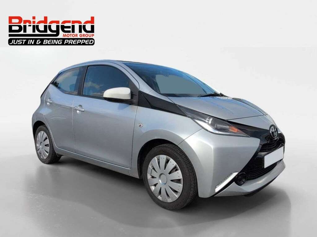 Toyota Aygo 1.0 Vvt-i X-play Hatchback Silver