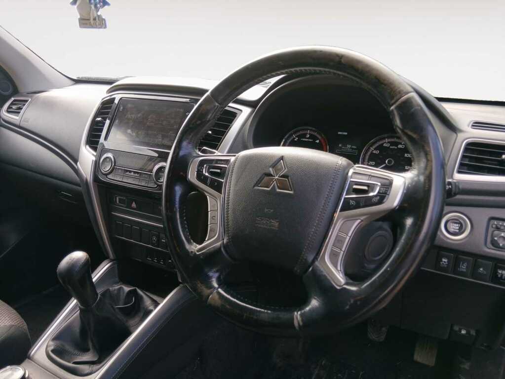 Mitsubishi L200 2.2 Di-d Dc Warrior Pickup Double Cab M Black #4