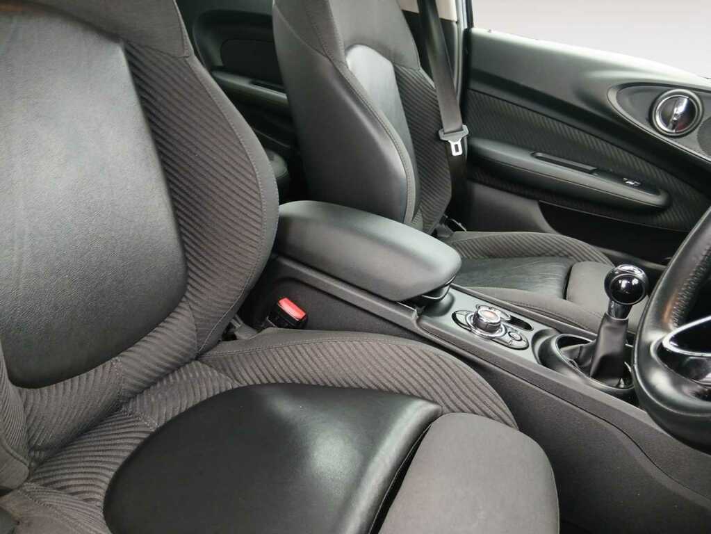 Mini Clubman 2.0 Cooper D Estate 6Dr Black #4