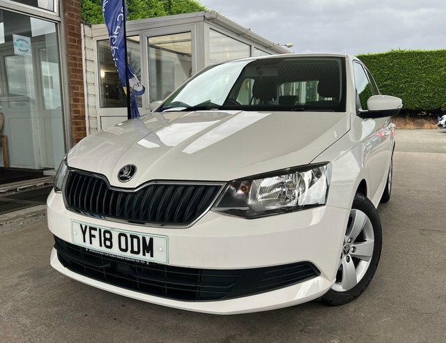 Skoda Fabia Tsi Se Hatchback White