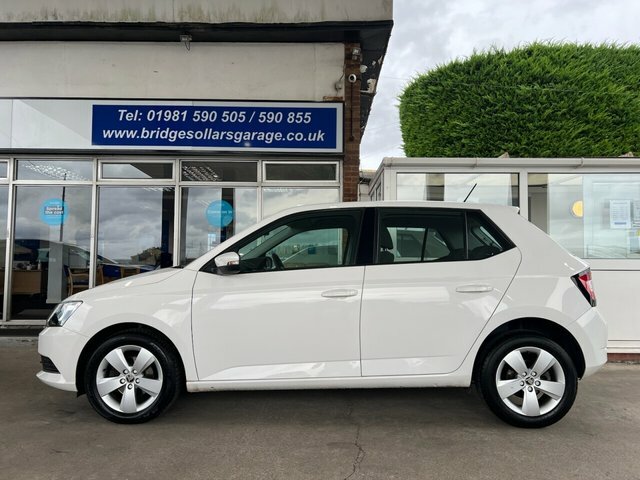 Skoda Fabia Tsi Se Hatchback YF18ODM White #2
