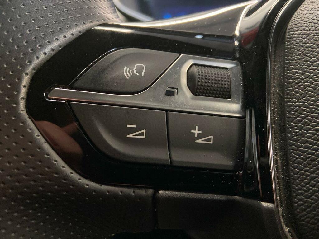 Peugeot 2008 Puretech Active Premium Orange #15