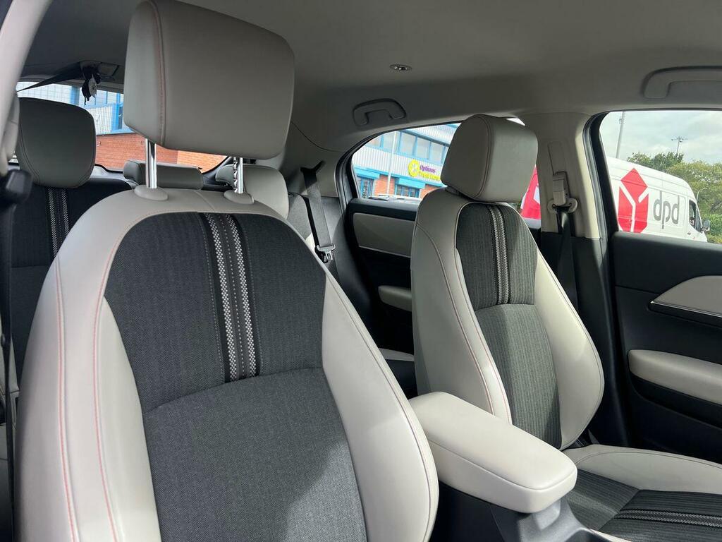 Honda Hr-V Advance White #20
