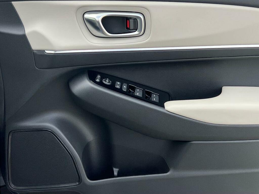 Honda Hr-V Advance White #22