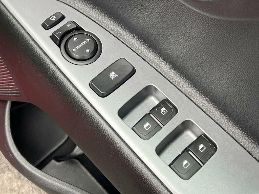 Kia RIO 1.2 1 Hatchback Red #23