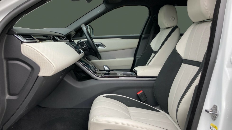 Land Rover Range Rover Velar Edition White #3
