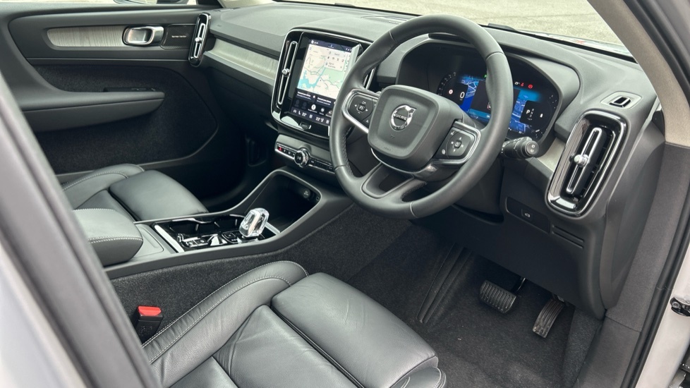 Volvo XC40 Ultimate Silver #4