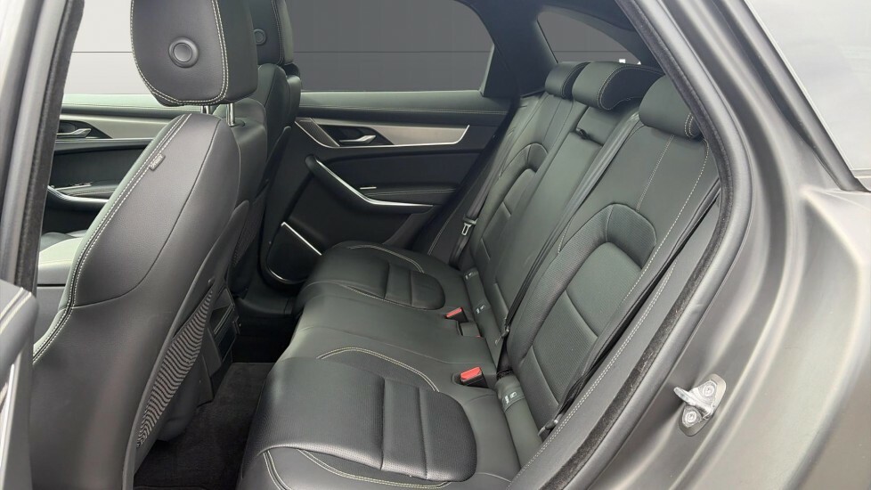 Jaguar F-Pace R-dynamic Se Black Grey #4