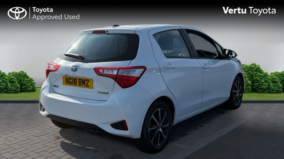 Toyota Yaris Icon Tech NG18BMZ White #2