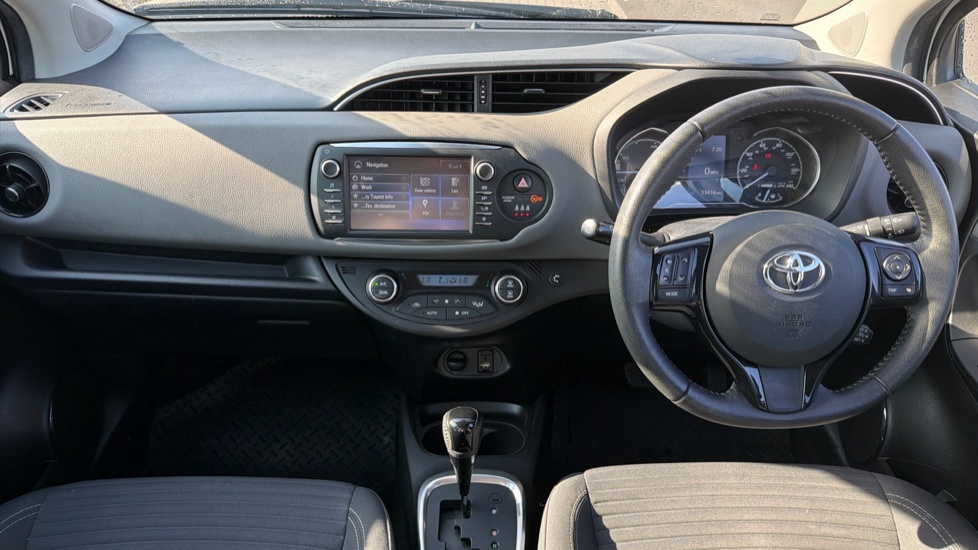 Toyota Yaris Icon Tech NG18BMZ White #6