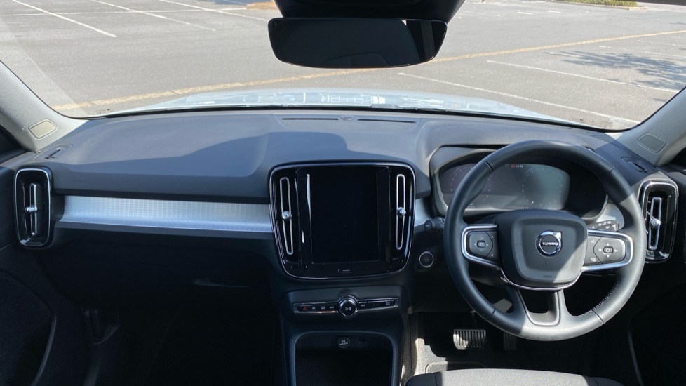 Volvo XC40 Momentum Silver #5