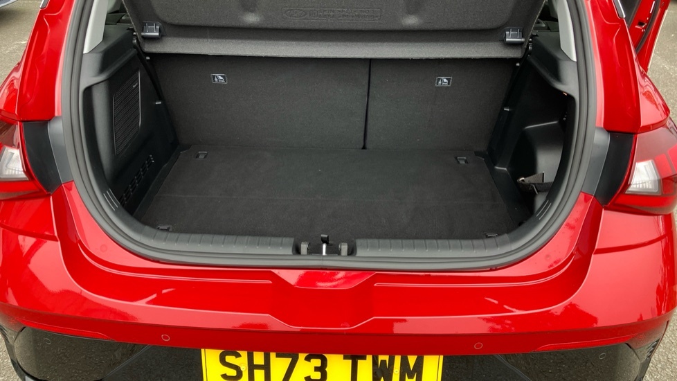 Hyundai I20 Ultimate Red #4