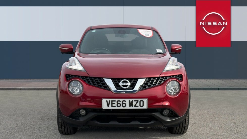 Nissan Juke Tekna Red #3
