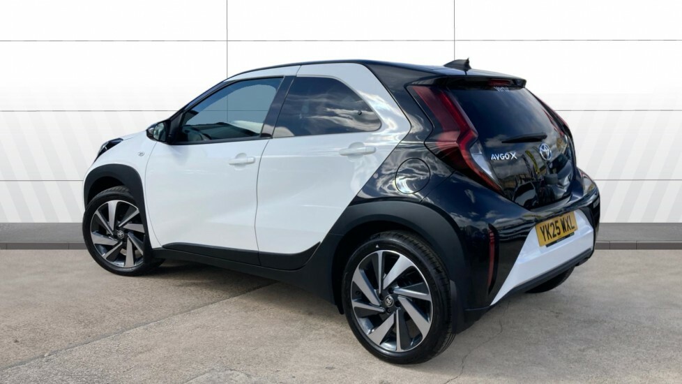 Toyota Aygo X Edge White #2
