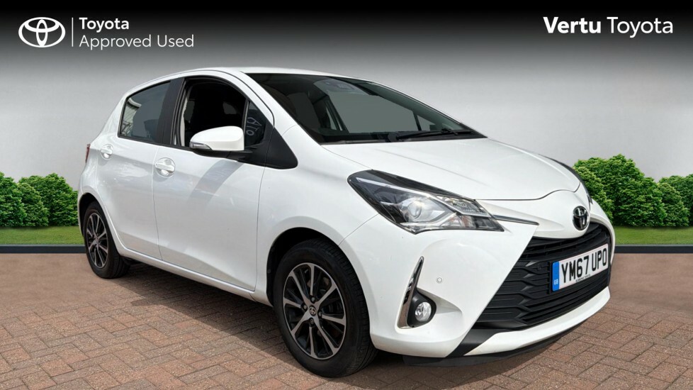Toyota Yaris Icon Tech YM67UPO White