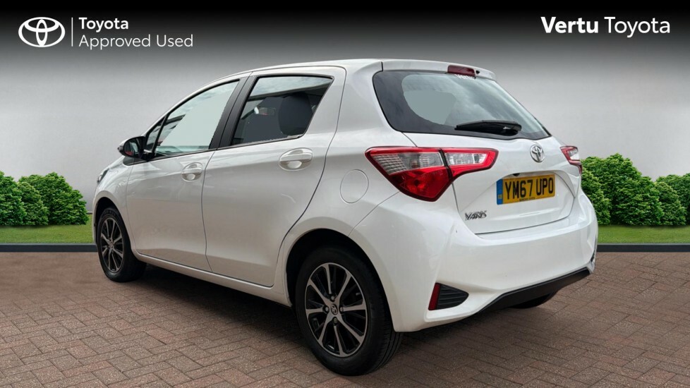 Toyota Yaris Icon Tech YM67UPO White #4