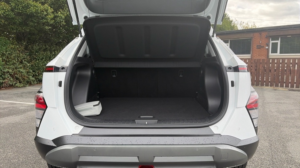 Hyundai Kona Advance White #4