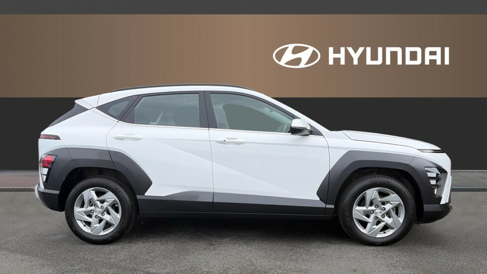 Hyundai Kona Advance White #5