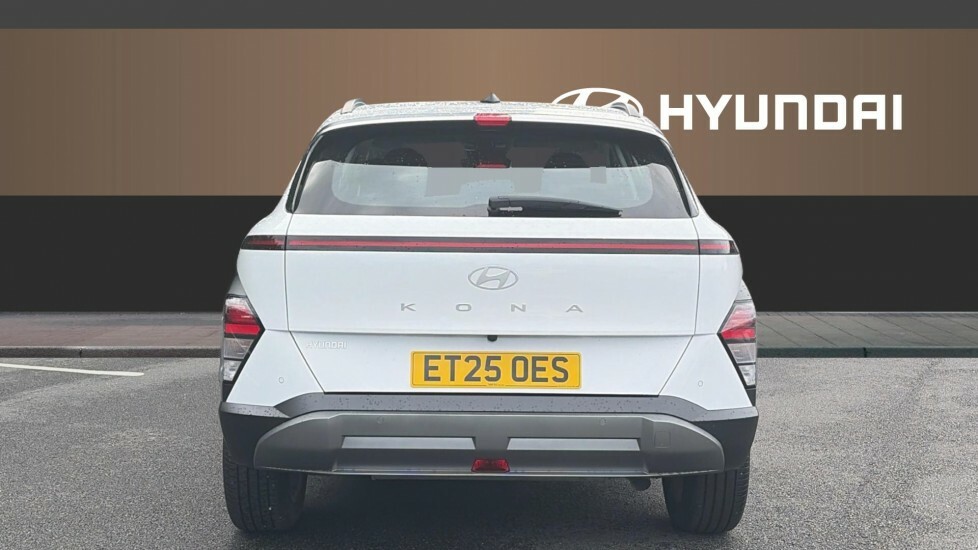 Hyundai Kona Advance White #6