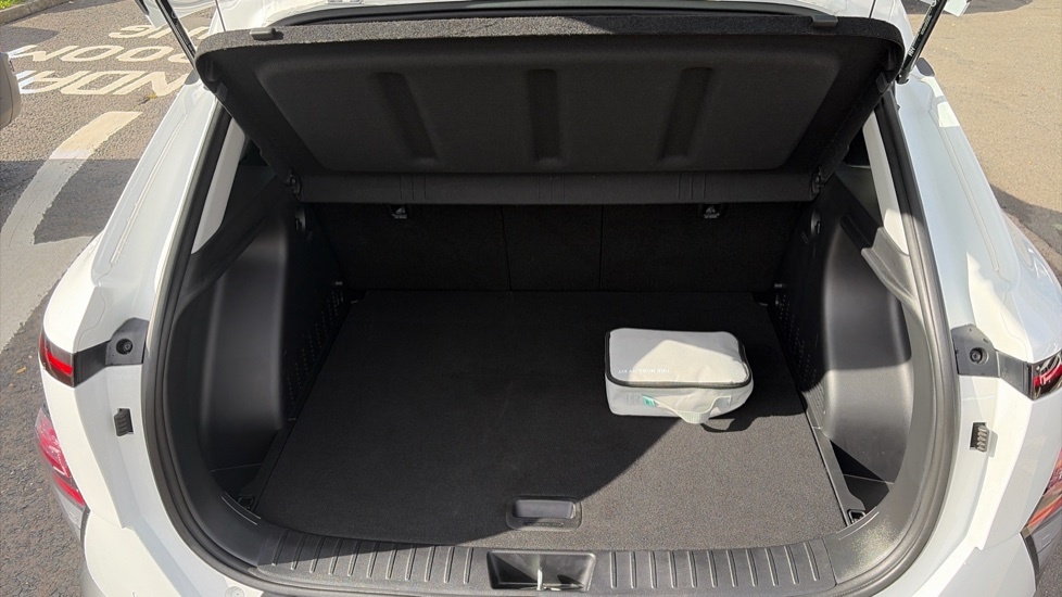 Hyundai Kona Advance ET25OFL White #4