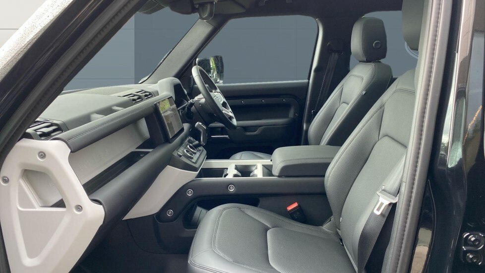 Land Rover Defender 110 X-dynamic Se WD74CZG Black #3