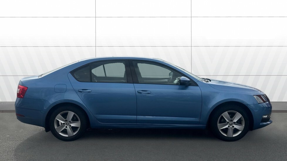 Skoda Octavia Se Blue #5